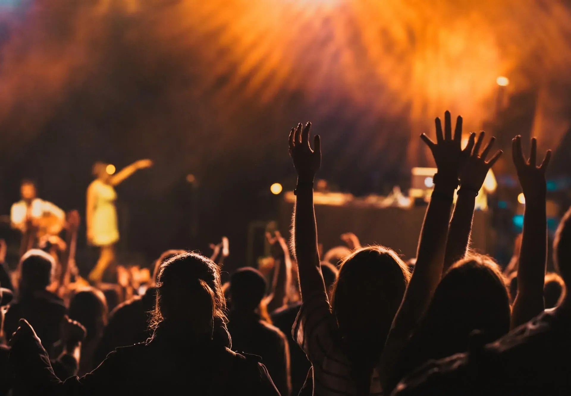 R2 Hotels and the Arena Negra Festival team up for good music.