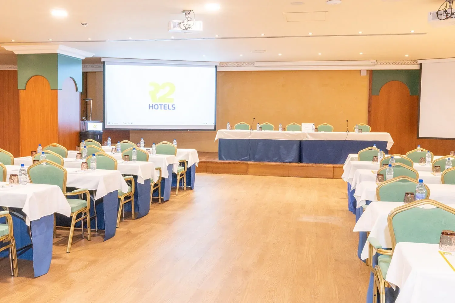 R2 Hoteles: R2 Hoteles Tagungsraum für Ihr Event.