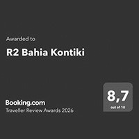 Ein schwarzes Etikett mit der Aufschrift 'premiado a r2 buganvilla hotel & spa'.