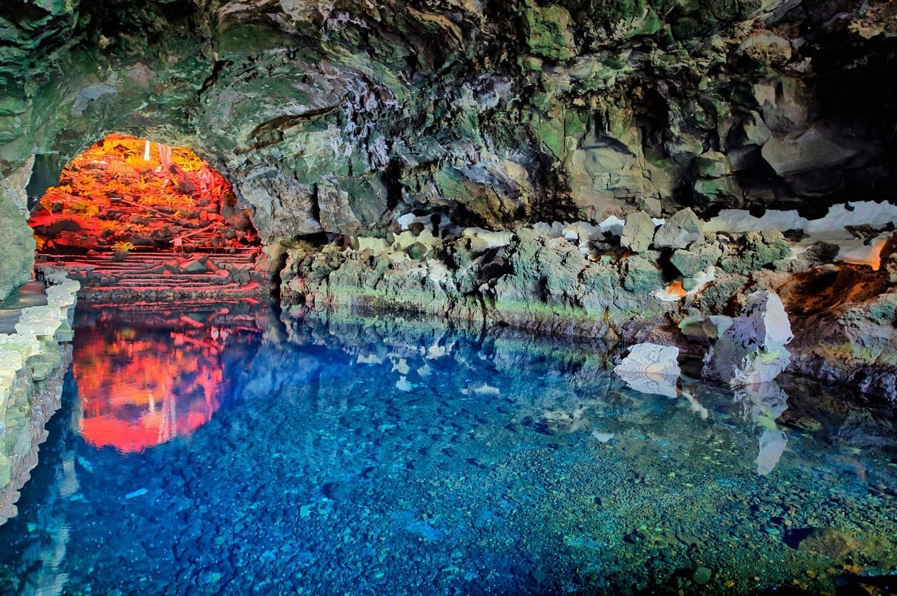 Descubre los Jameos del Agua y La Cueva de los Verdes en Lanzarote