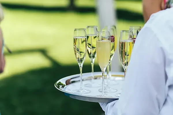 R2 Hoteles: Corporativa. Champán para eventos corporativos en R2 Hoteles.