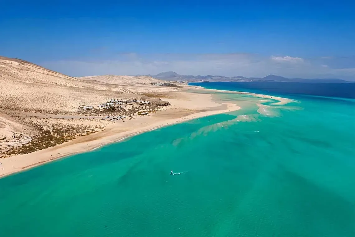 R2 Hoteles: Corporativa, doradas playas y aguas turquesas