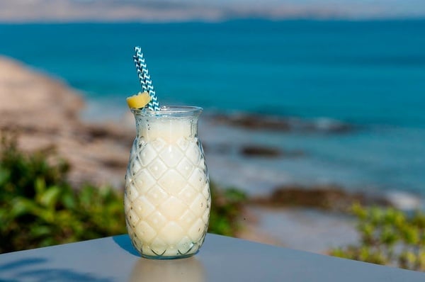 bufet z daniami spaghetti i makaronów