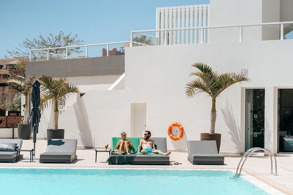 Ein Buffet mit Spaghetti- und Makkaroni-Gerichten