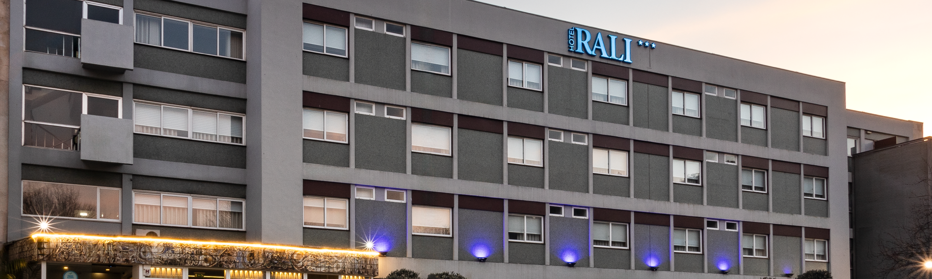 a large building with the word ralf on it