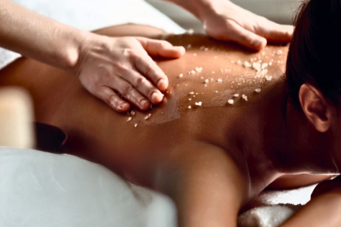 Spa Regency Salgados: cama de masaje, piedras calientes y velas.