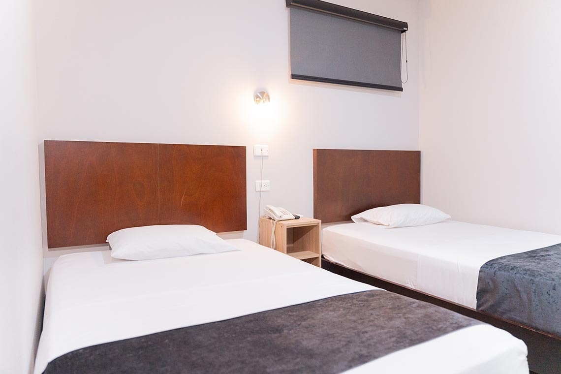 Habitación con dos camas individuales en Hotel Santa Marta | Ribai Hotels