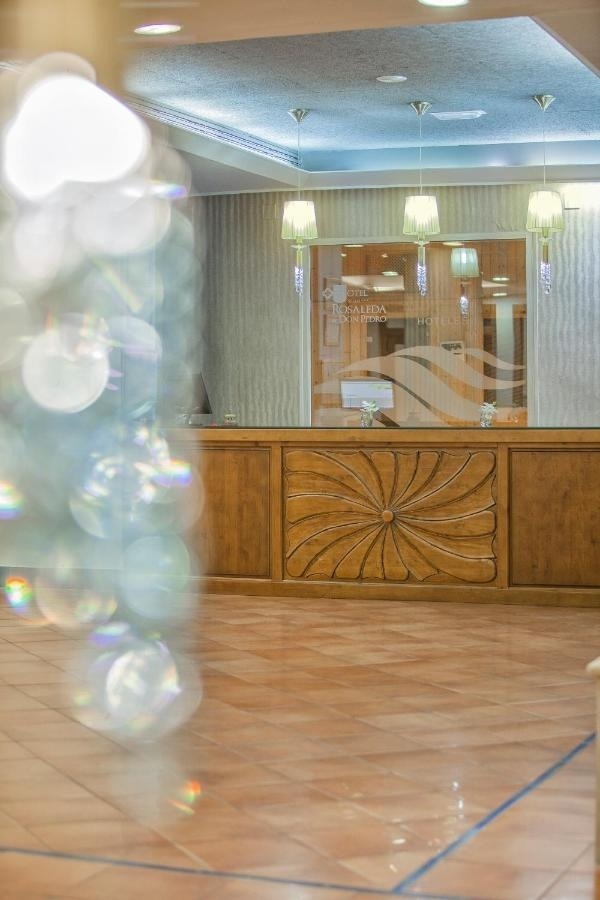 la recepción del hotel