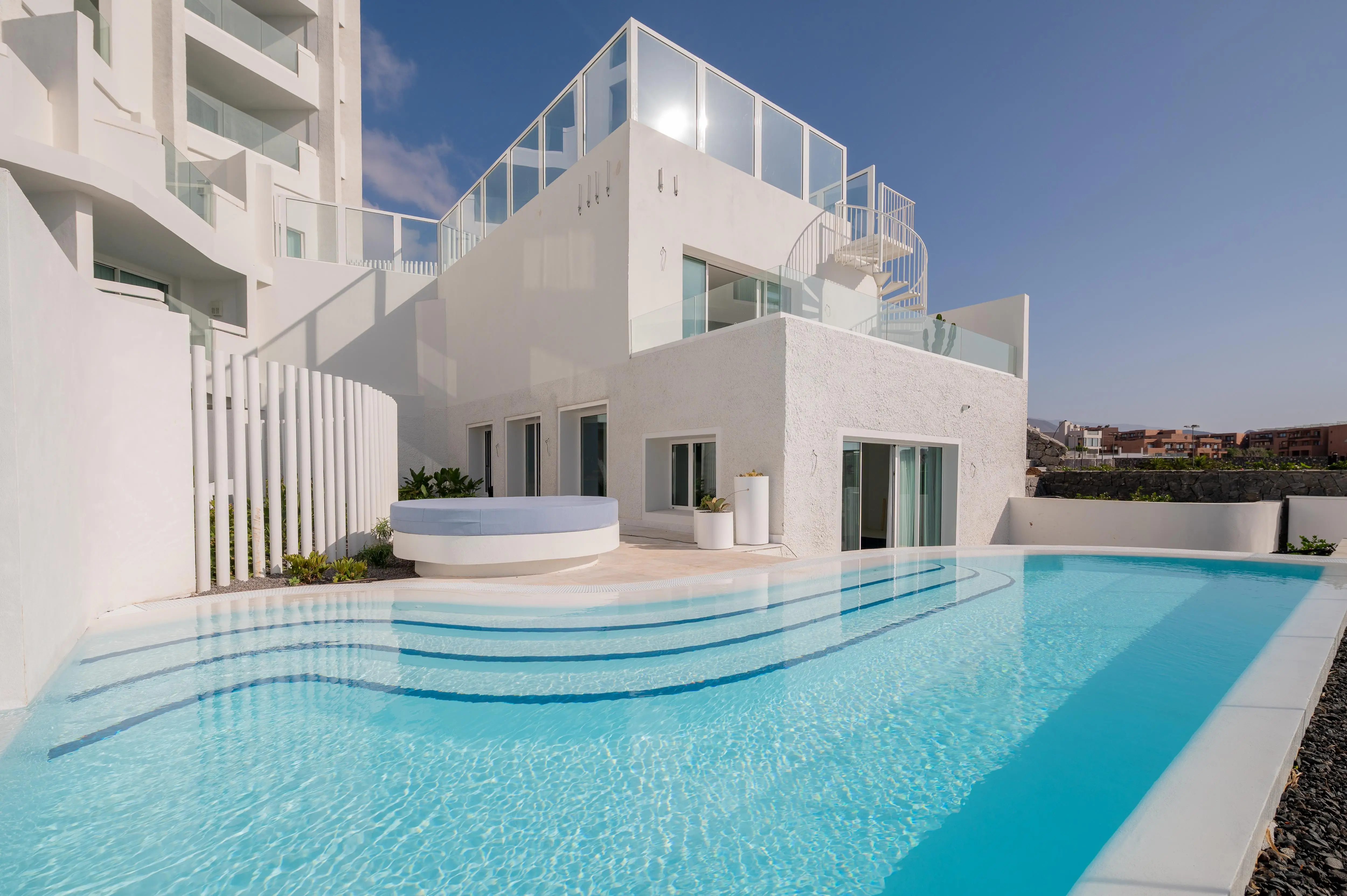 Exclusive Suite con piscina privada y solárium en el hotel The Salmar, Tenerife Sur