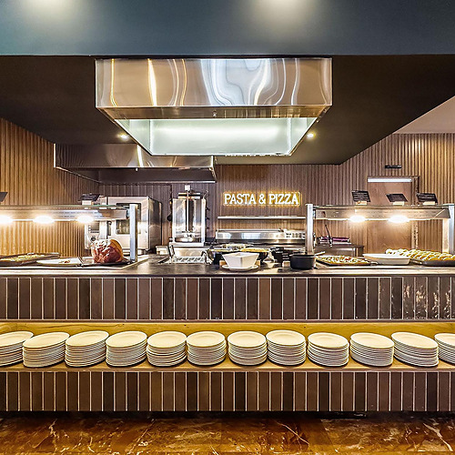 Buffet de Dorobe: Hotel San Fermin en hotel, con platos listos y variedad de opciones.