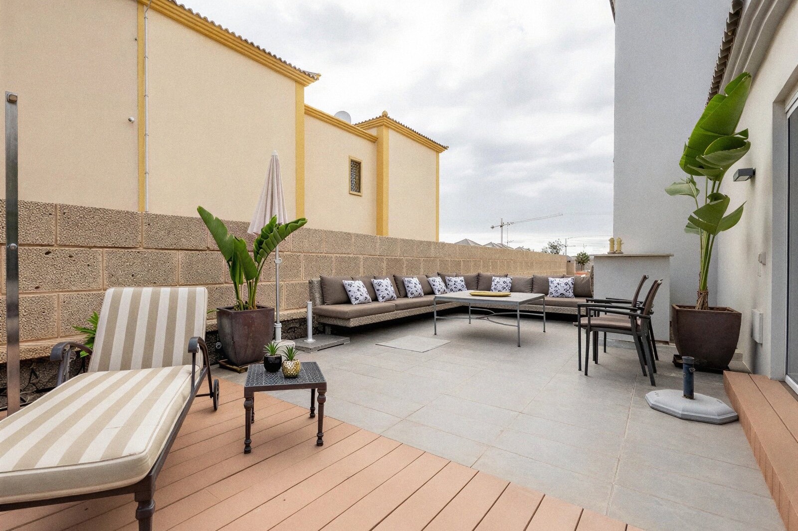 Aparthotel Los Olivos Beach Resort