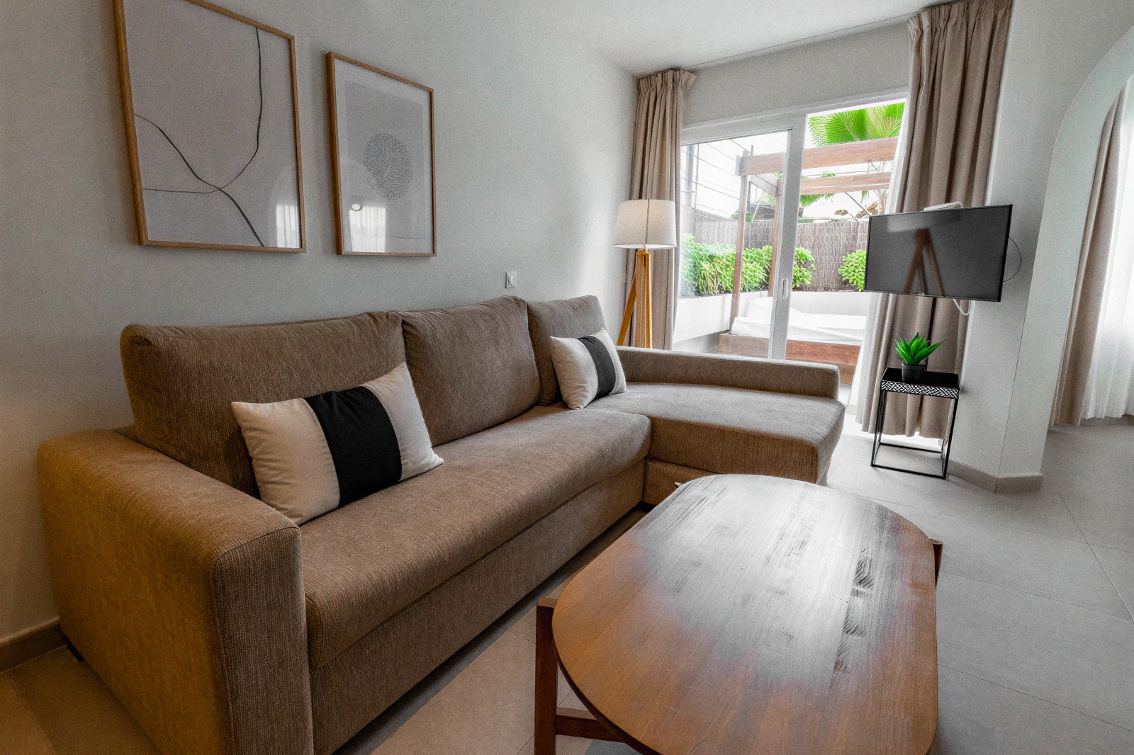 Aparthotel Los Olivos Beach Resort