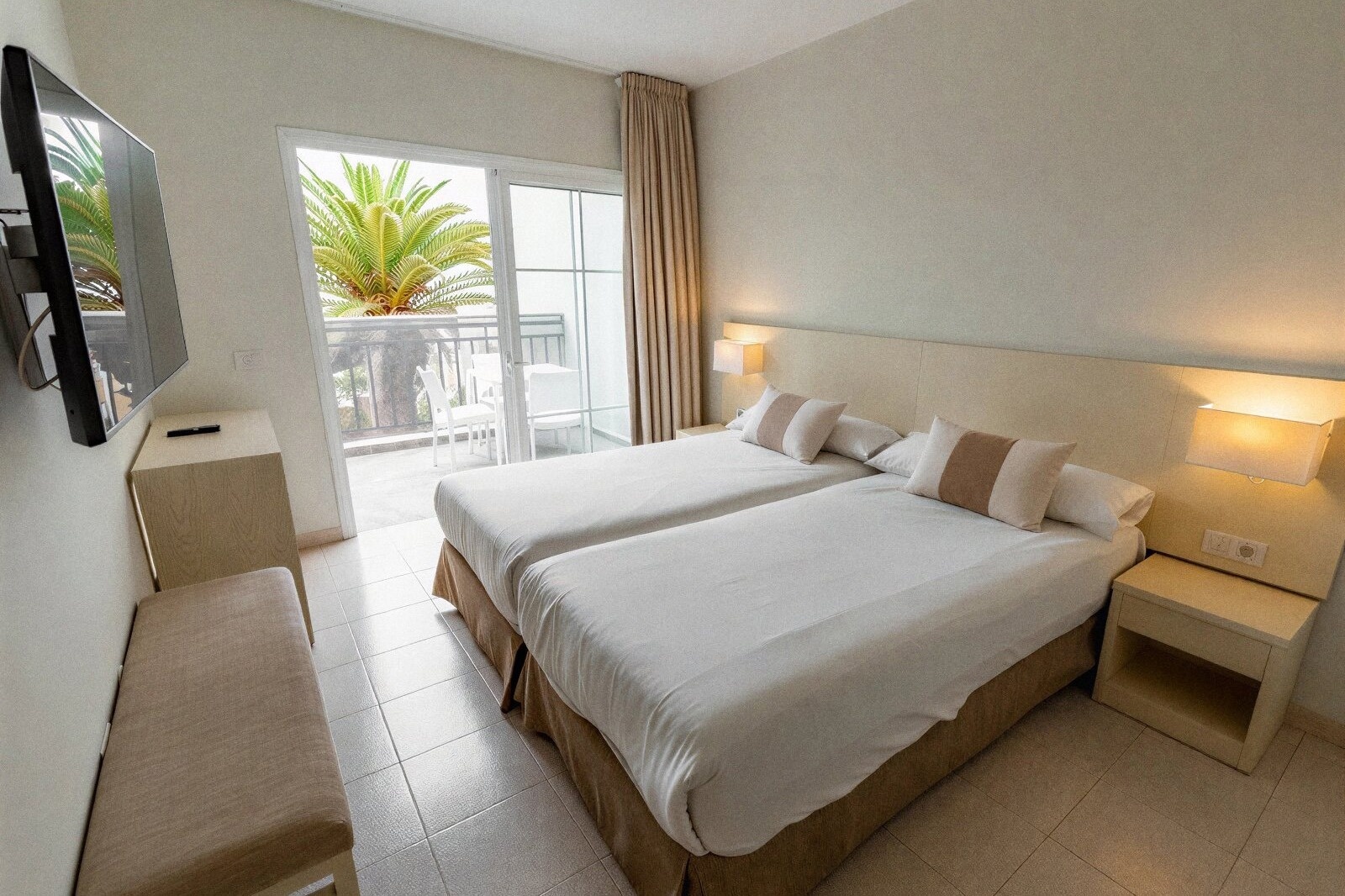 Aparthotel Los Olivos Beach Resort