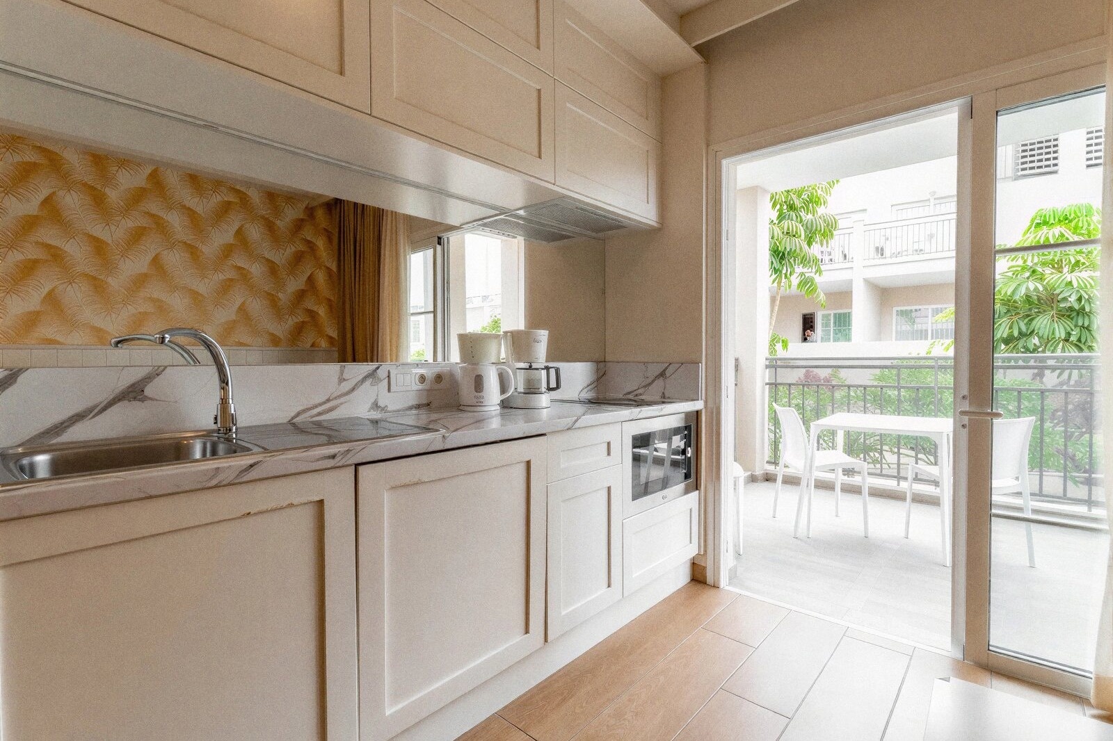 Aparthotel Los Olivos Beach Resort