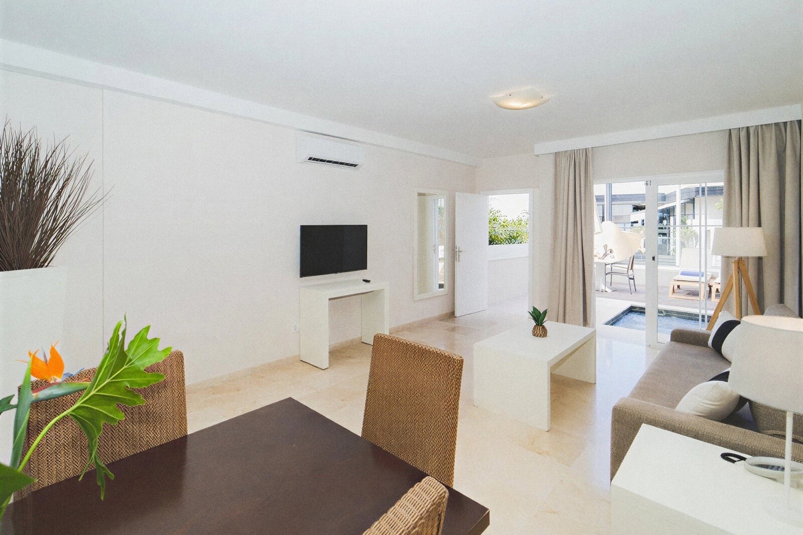 Aparthotel Los Olivos Beach Resort