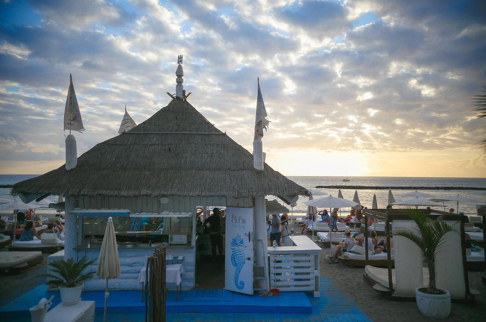 Aparthotel Los Olivos Beach Resort