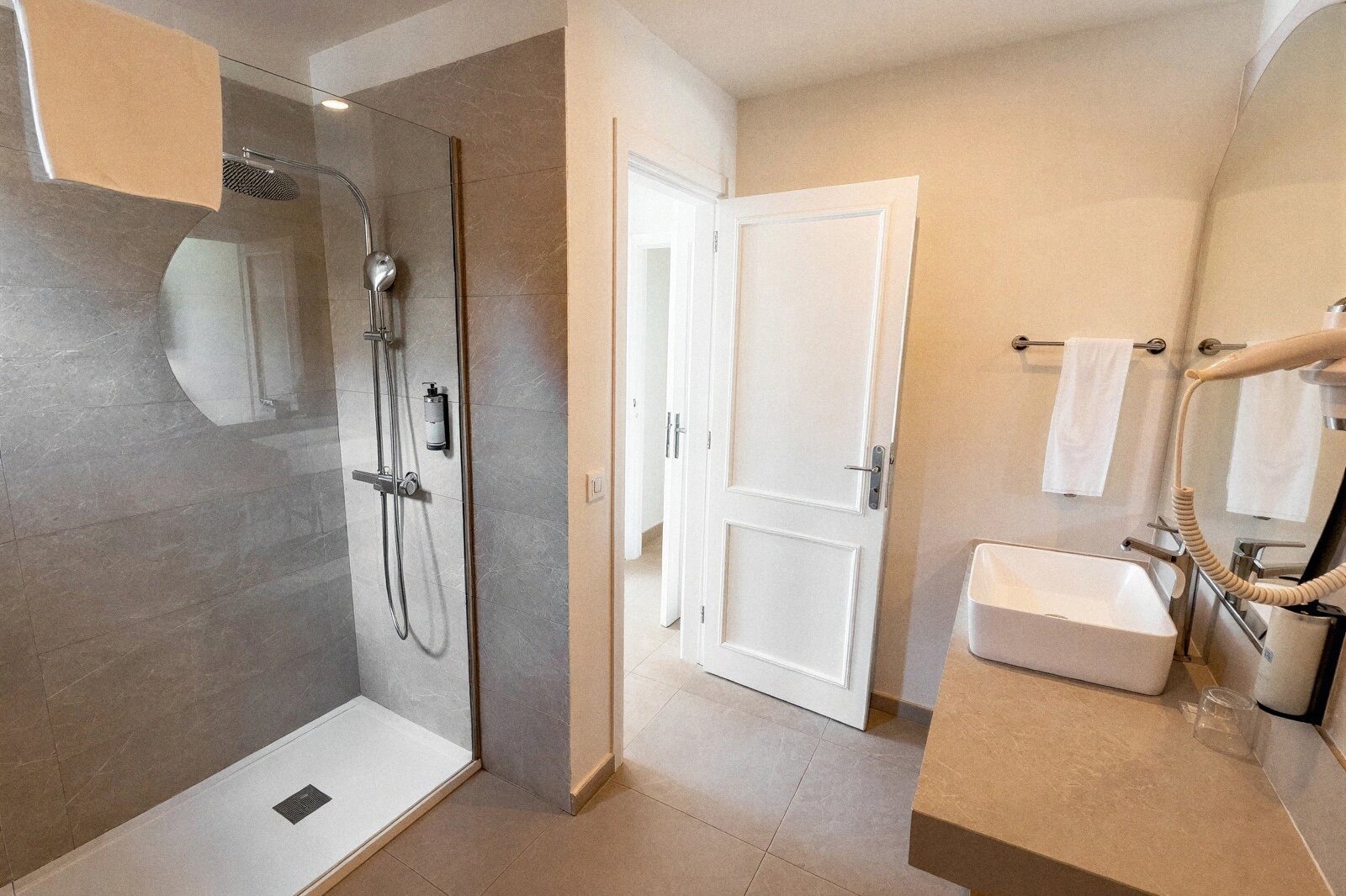 Aparthotel Los Olivos Beach Resort