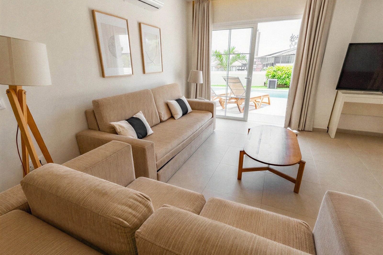 Aparthotel Los Olivos Beach Resort