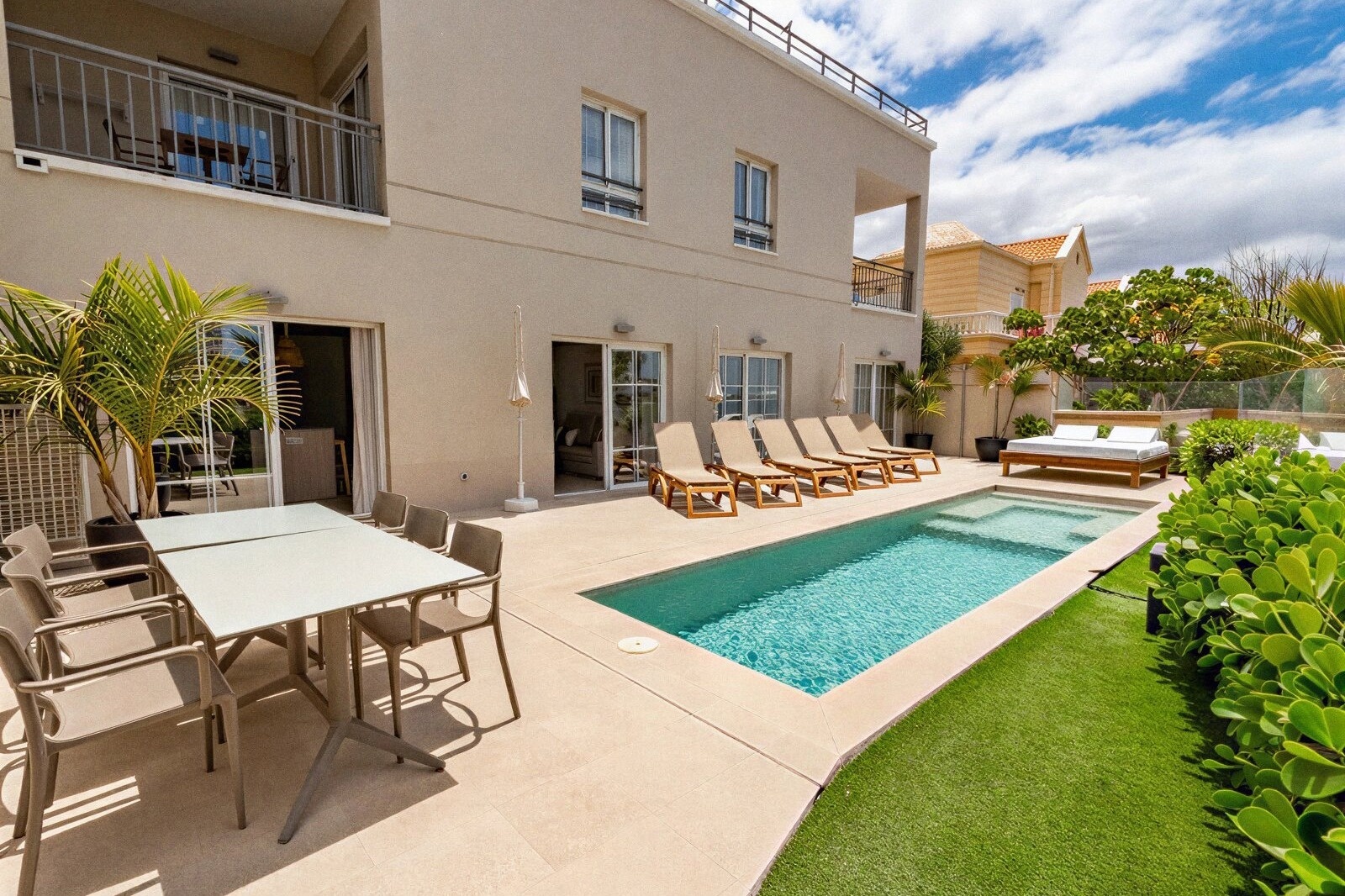 Aparthotel Los Olivos Beach Resort