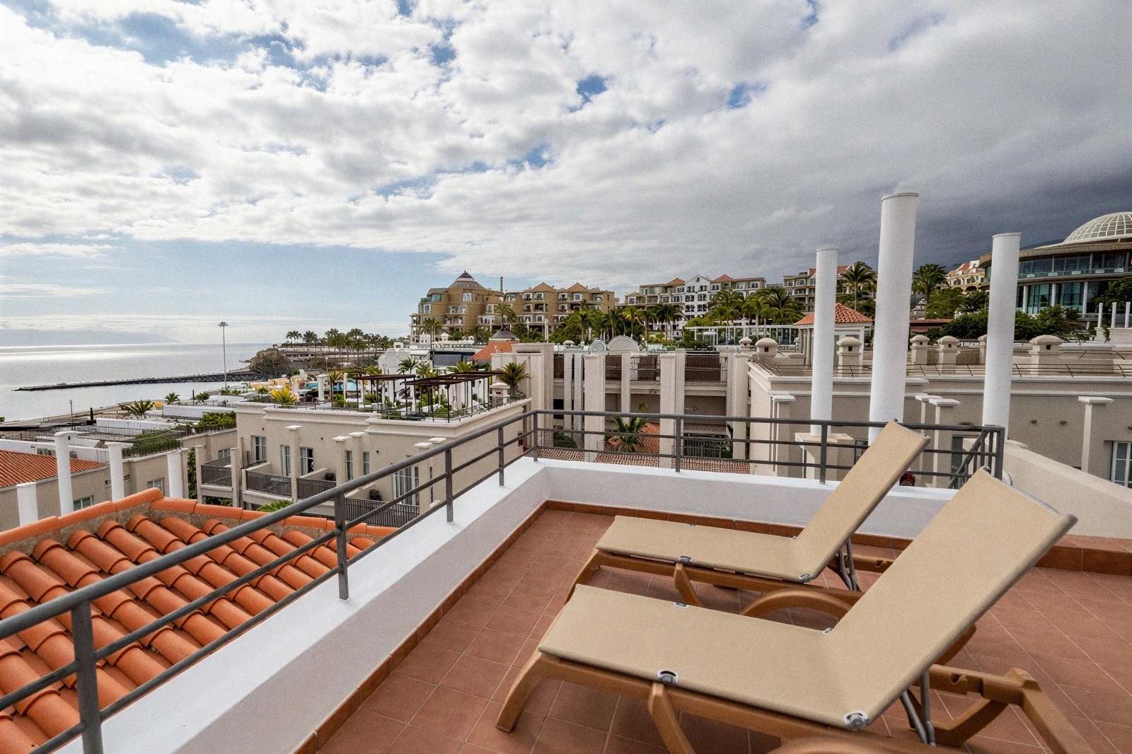 Aparthotel Los Olivos Beach Resort