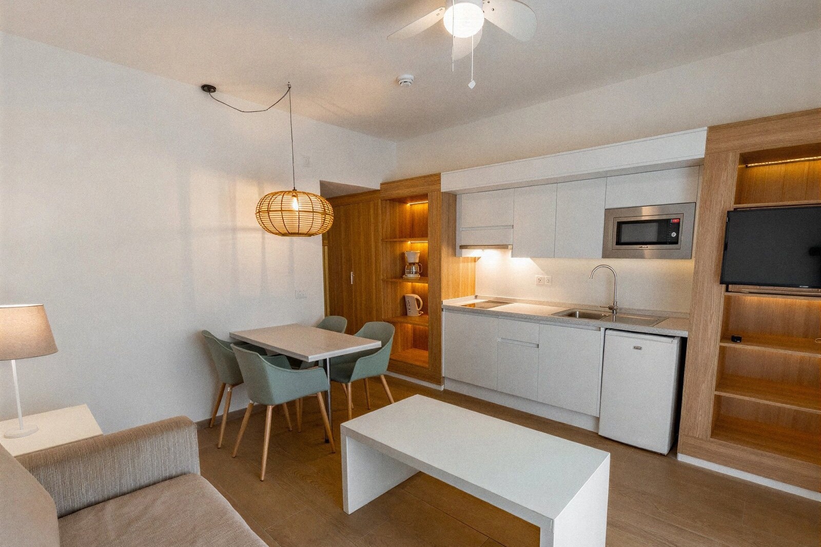 Aparthotel Los Olivos Beach Resort