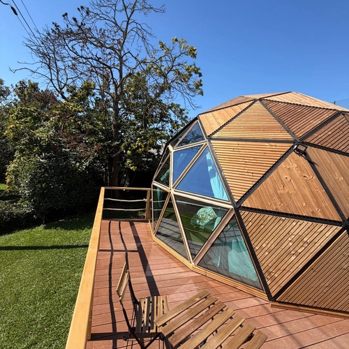 Quinta São Miguel de Arcos: Geodome de madeira com vista para a natureza e varanda privativa.