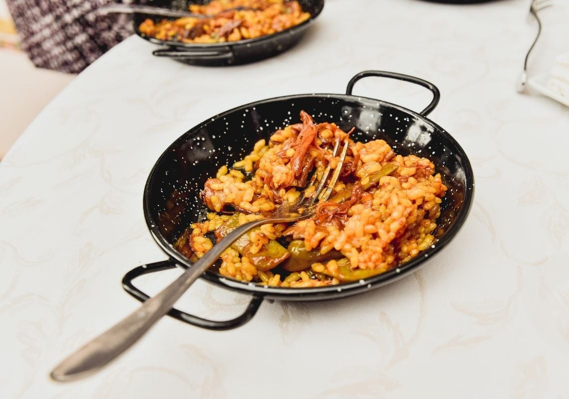 Degusta gastronomía valenciana y platos típicos en Sea You Hotel Valencia.