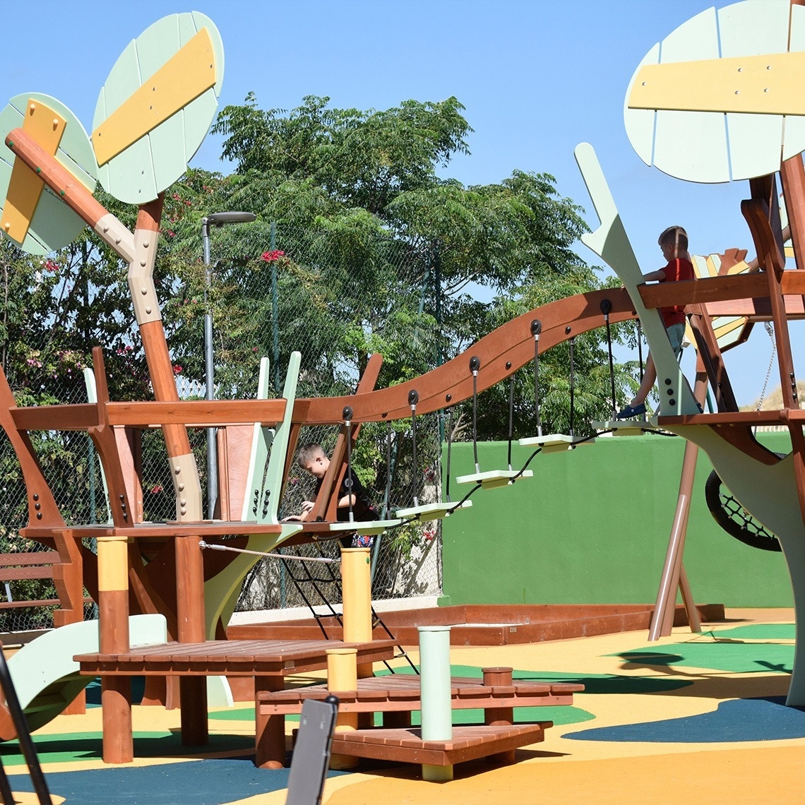 Duchas de la piscina del hotel