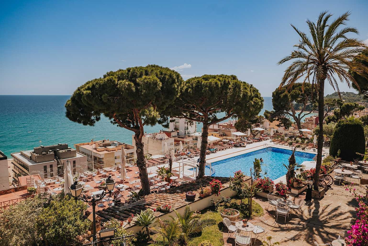 Roger De Flor By Seleqtta: Pool and sea views.