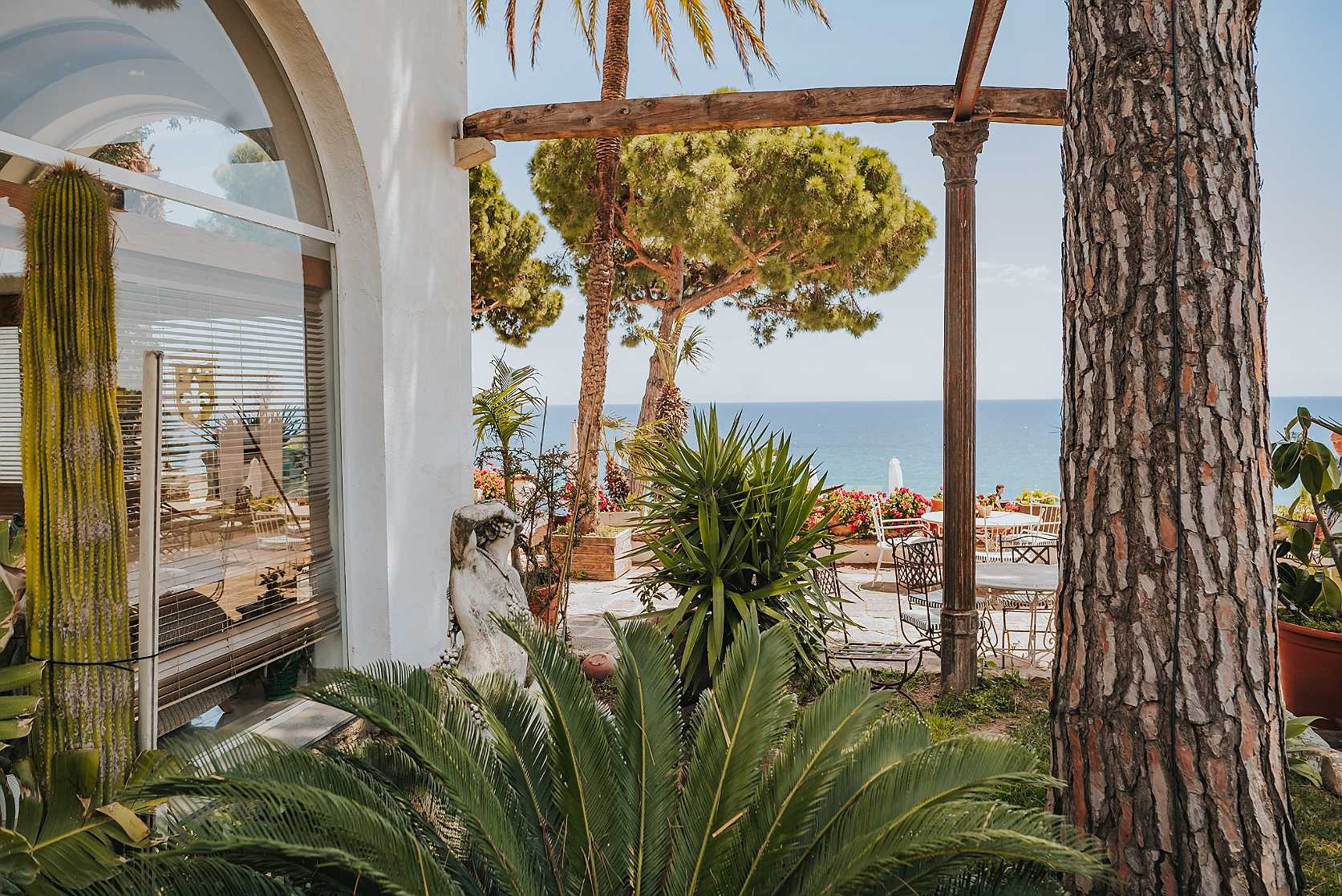 Sea view terrace at Roger De Flor By Seleqtta for a relaxing stay.