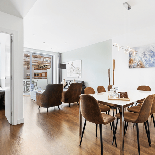 Living room and dining room 4-bedroom apartment