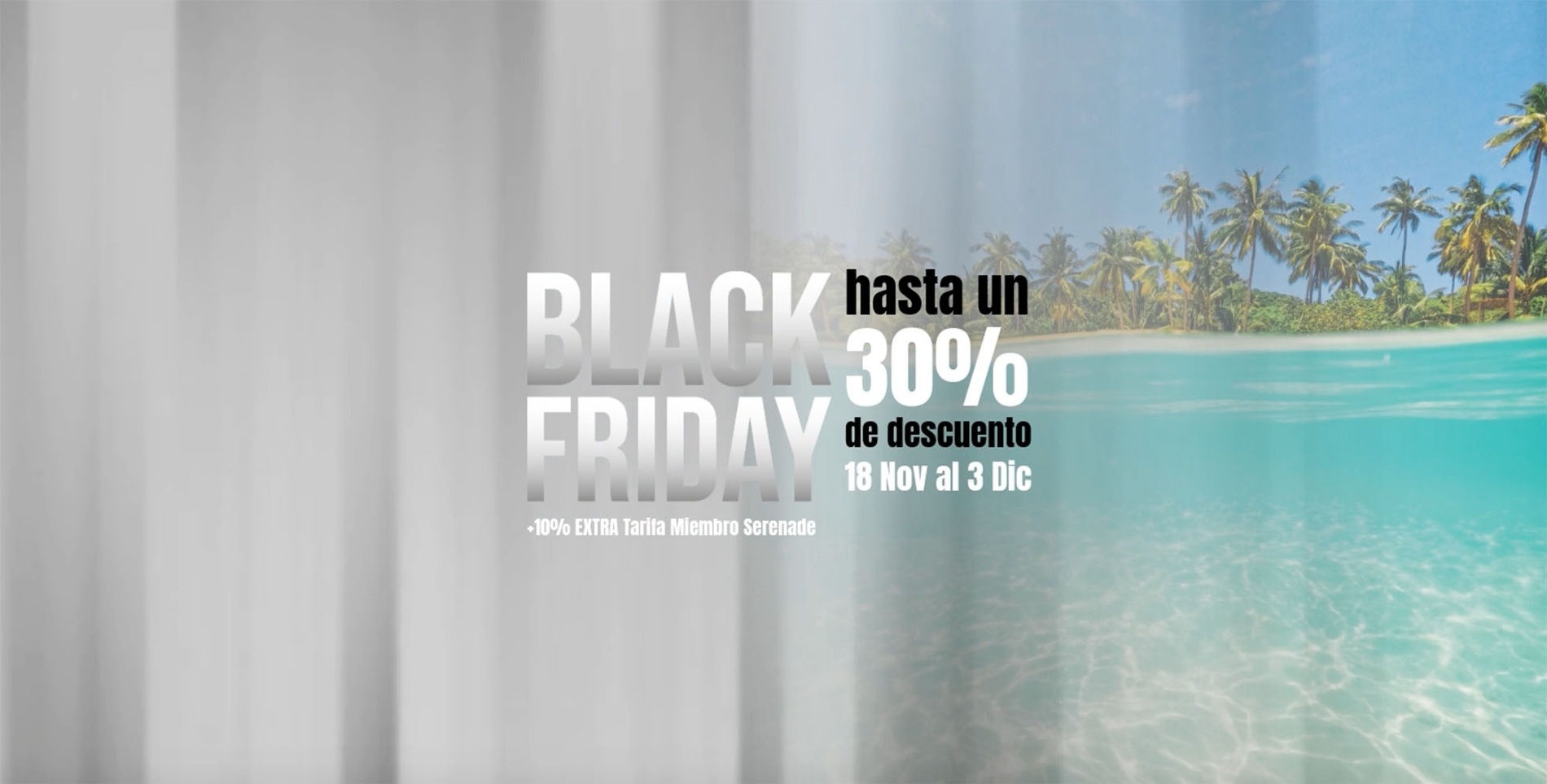 un hombre y una mujer se relajan en un barco en el océano