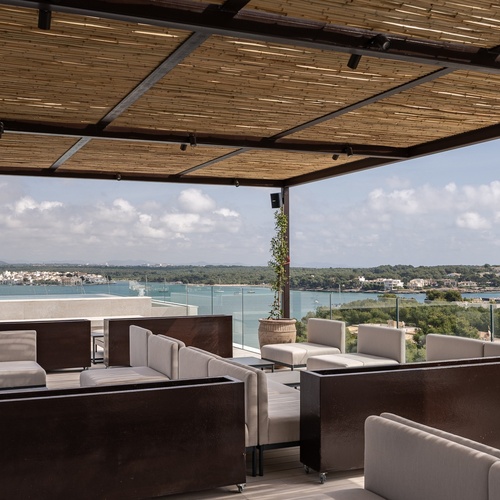Terraço de hotel com vista, perfeito para eventos corporativos Smy.