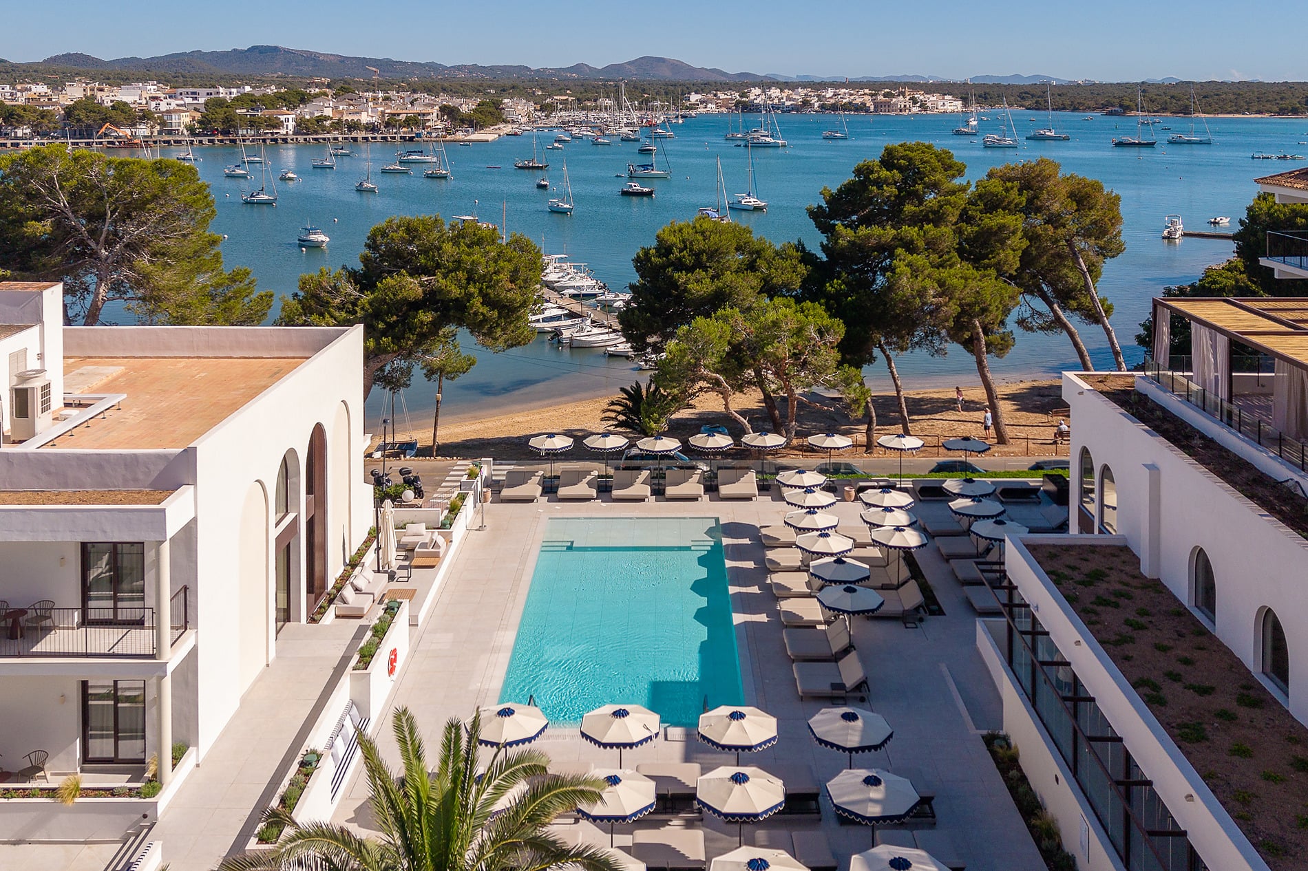 Belle vue mer depuis le Hotel Smy Portocolom 4*Sup : yachts dans la baie, Majorque