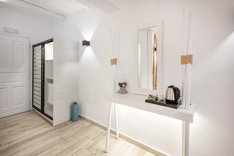 Smy Mediterranean White Santorini