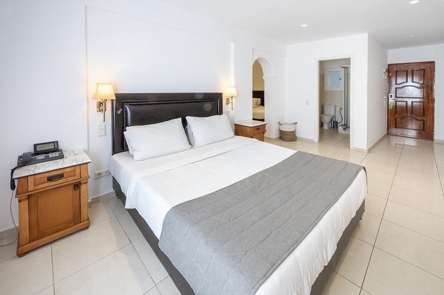 Smy Mediterranean White Santorini