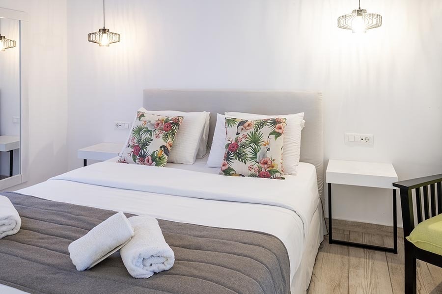 Smy Mediterranean White Santorini