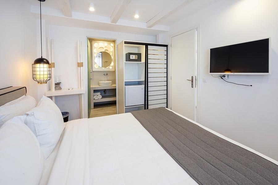 Smy Mediterranean White Santorini