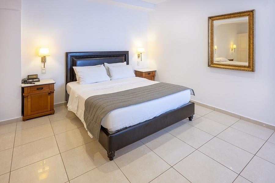 Smy Mediterranean White Santorini