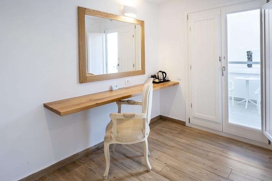 Smy Mediterranean White Santorini