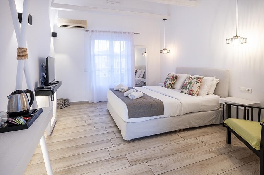 Smy Mediterranean White Santorini