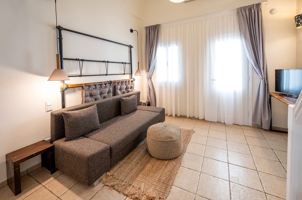 Smy Santorini Suites & Villas