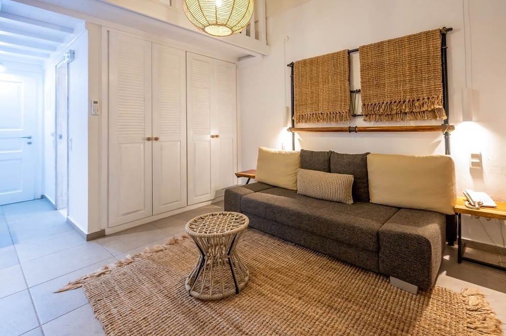 Smy Santorini Suites & Villas