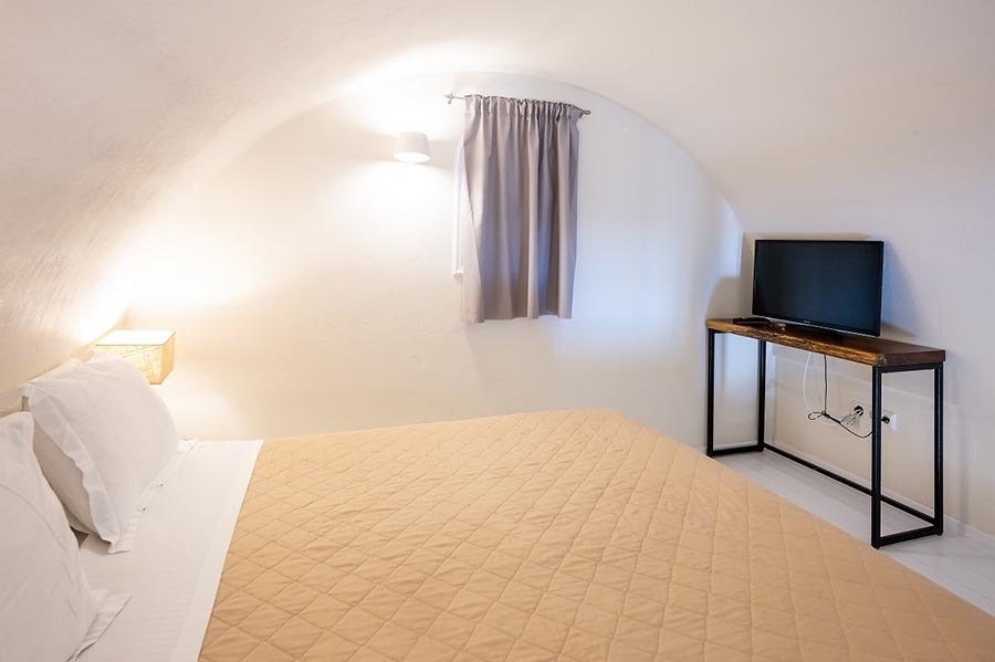 Smy Santorini Suites & Villas