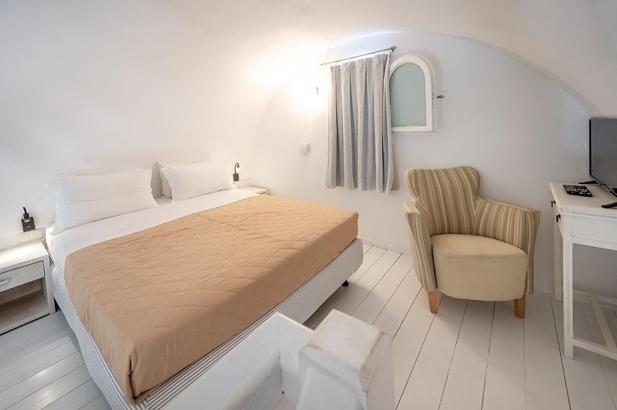 Smy Santorini Suites & Villas
