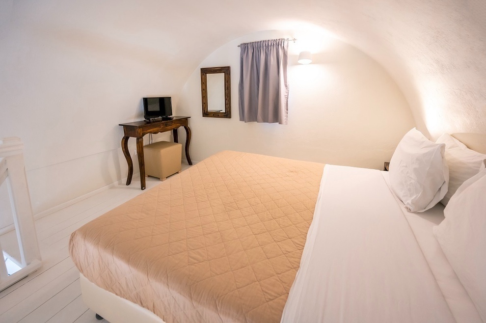 Smy Santorini Suites & Villas