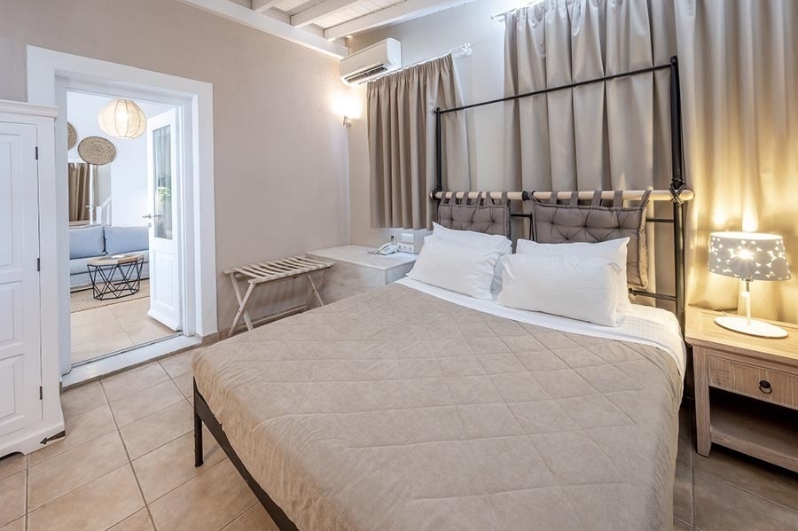 Smy Santorini Suites & Villas