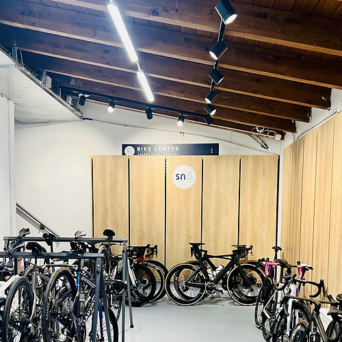 SNO: Aragon Hills de bicicletas de alta gama en tienda.