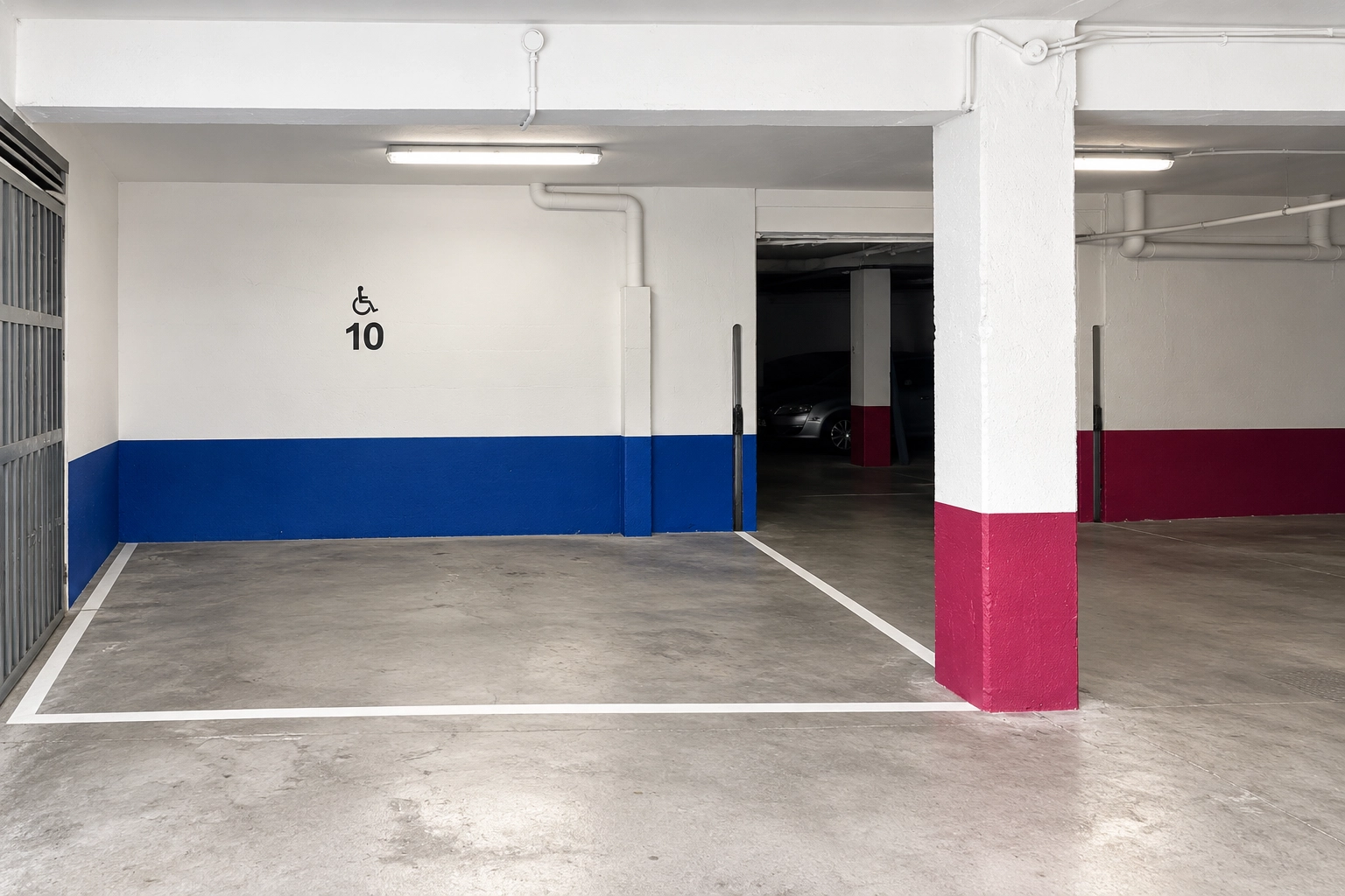 Accessible parking spot SNO: Candanchu, number 10.