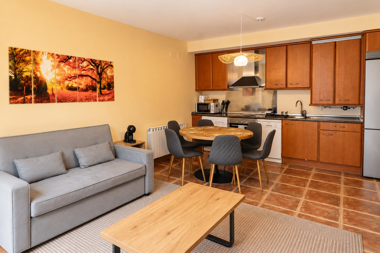 Apartamento acogedor con salón y cocina. SNO: Apartamentos Escarrilla.